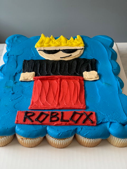 Roblox Cupcake Cake (30 cupcakes)