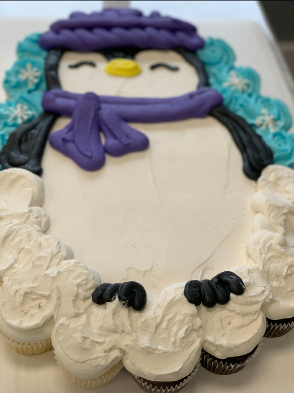 Penguin Cupcake Cake (36)